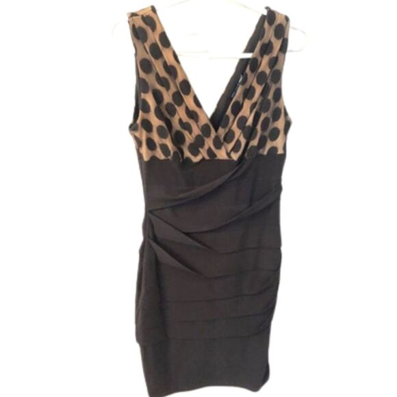 SAINT TROPEZ WEST Sz 8 BLACK PLEATED V NECK SLEEVELESS FORMAL PARTY DRESS - Picture 1 of 8